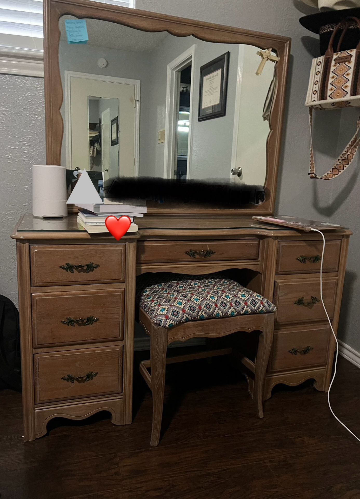 Vanity And Dresser Set 