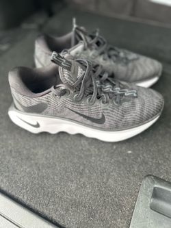 NEW Nike Motiva Women’s 9.5 / Men’s 8 – Black/White