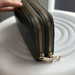 $5 - Leather Gray Wallet with Gold Zippers (Excellent Condition)