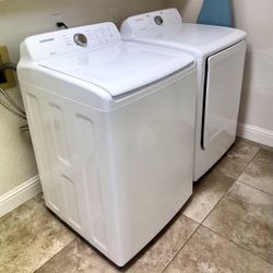 Like-New Samsung Self-Clean Washer & Moisture Sensor Dryer!