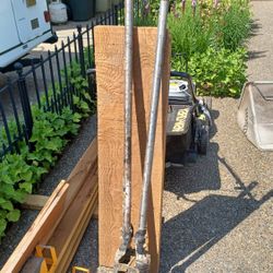 Very Nice Heavy Duty Post Hole Digger.
