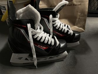 CCM Kids Ice Skates Size 4