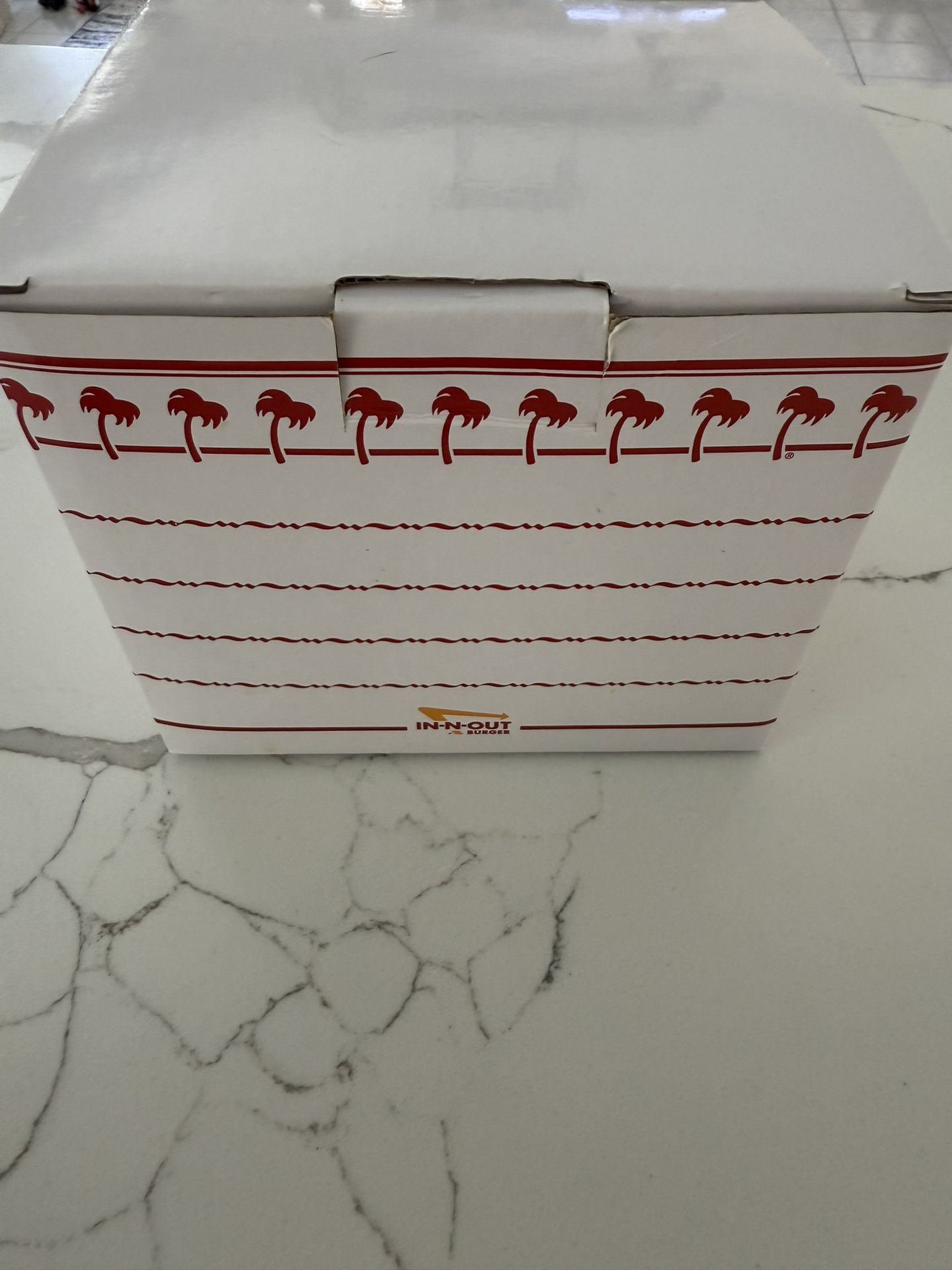 In-N-Out Burger Associate Exclusive Double Double Souvenir Mug ( NEW)In-N-Out Burger Associate Exclusive Double Double Souvenir Mug ( NEW)