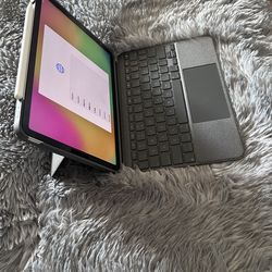 ipad air with keyboard and apple pencil