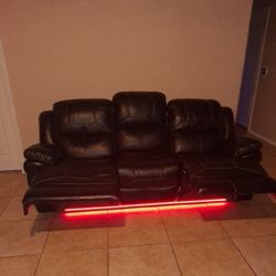 BLACK LEATHER RECLINER SOFA!! EXCELLENT CONDITION!