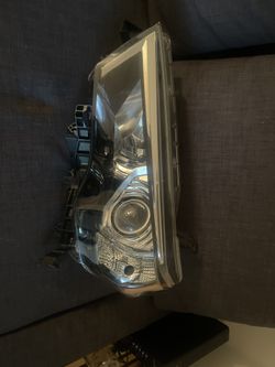 2020 4-runner front left head light