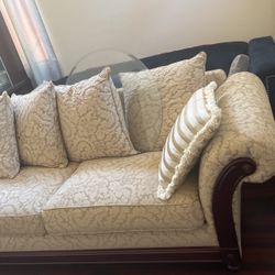 Sofa and Lovset