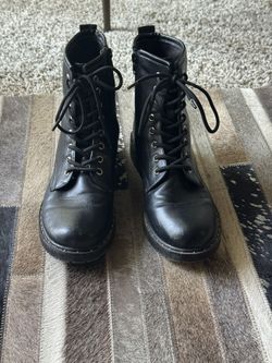 women’s combat boots size 9.5