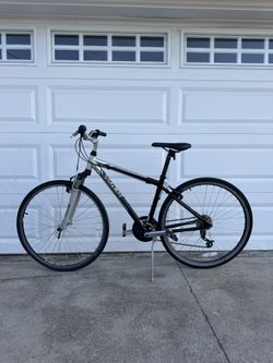 Trek 7100 Hybrid Bike – 17” Frame, 700c Wheels