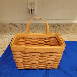 Cute Basket (Not Longaberger)