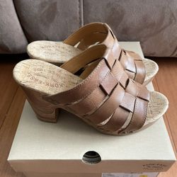 Devan Kork-ease Hight Heels Size (39) 8M.