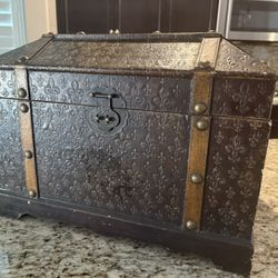 Vintage Chest