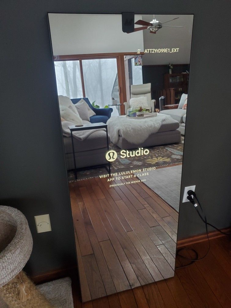 The Mirror by Lululemon Exercise Workout SMART HOME GYM
