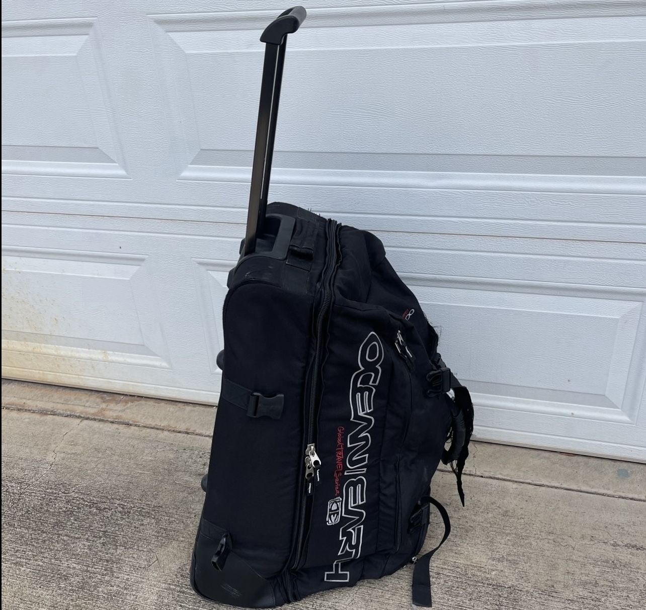 Ocean & Earth Rolling Duffle Bag Carry On Luggage