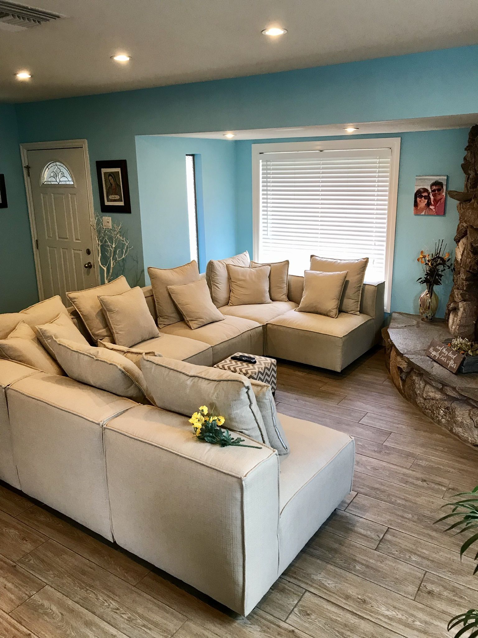 U Shape Sectional 7 Pieces with 16 Pillows