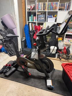 2020 Peloton Bike Original – Like New, Includes Shoes &amp; Weights - Bethel Park, PA