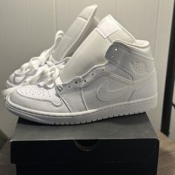 AIR JORDAN 1 MID