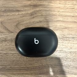 Black Beats Studio Buds