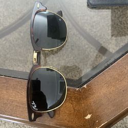 RAY-BAN RB3016 Clubmaster Classic