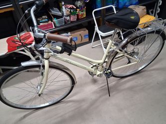 Schwinn hybrid bike