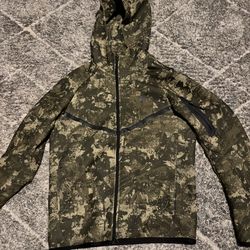 Camo nike tech set small