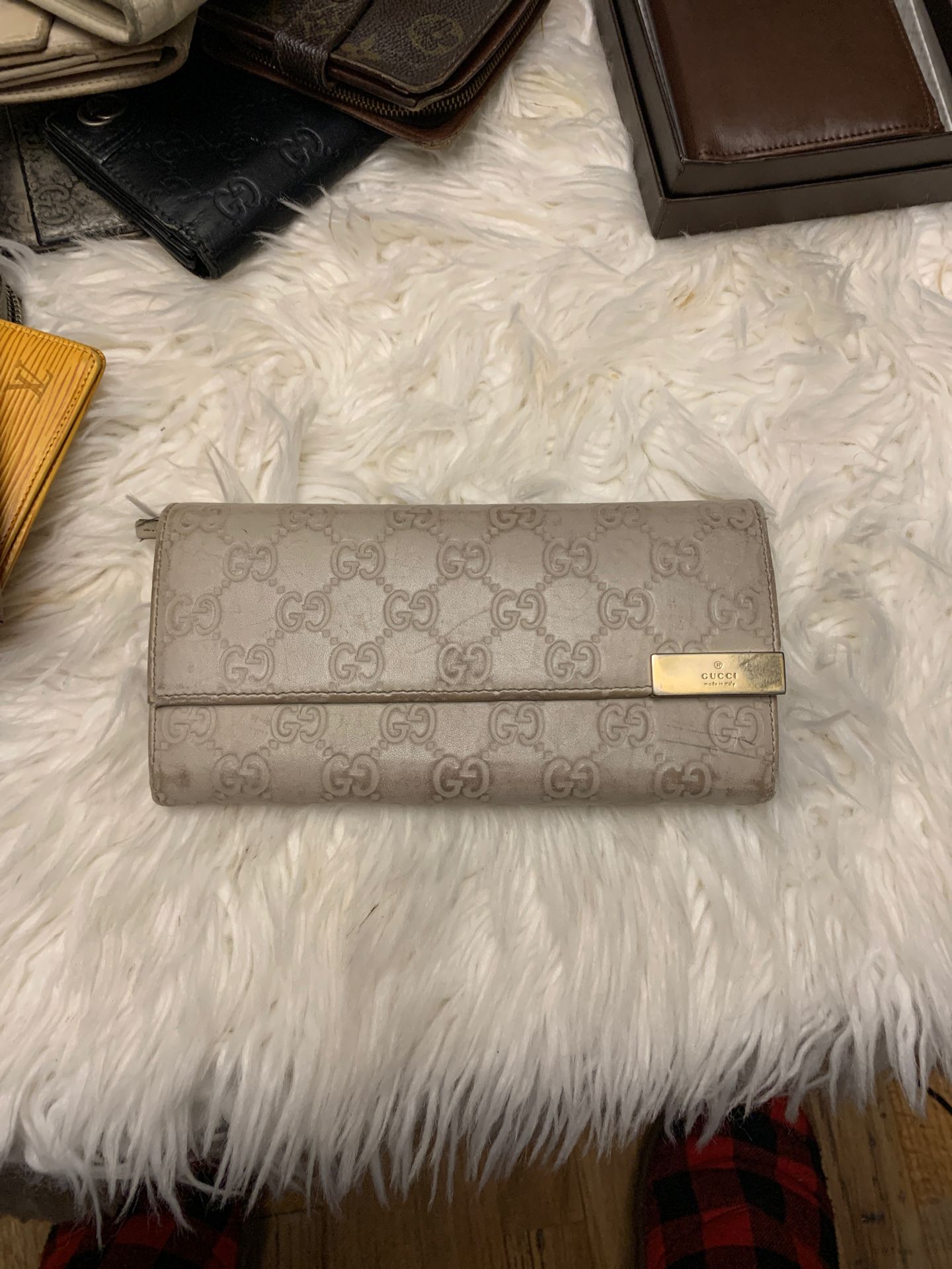 Authentic Gucci chain wallet