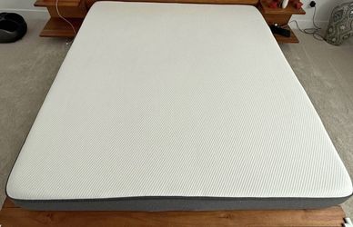 King Size Casper Mattress Like New