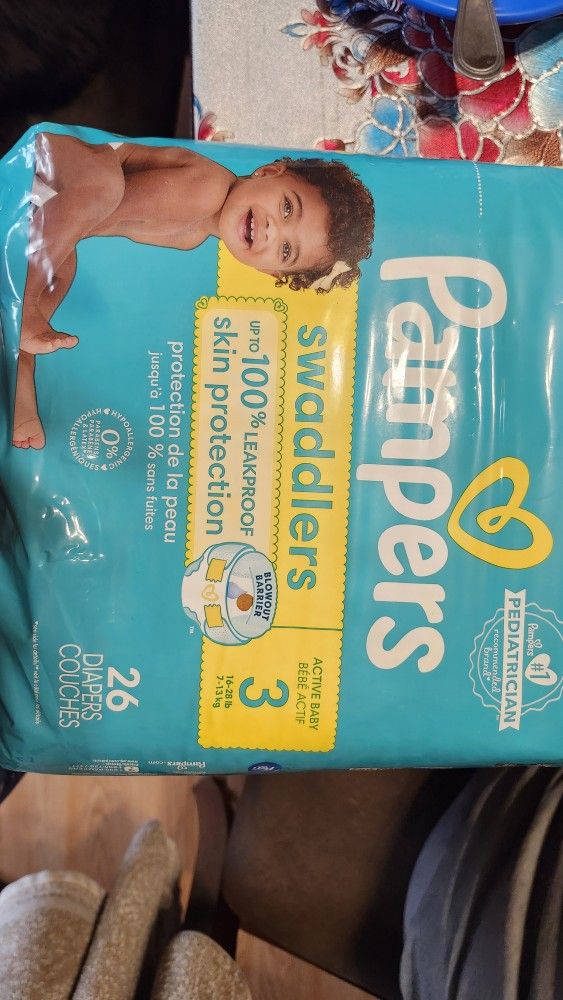 Pampers Swadlers