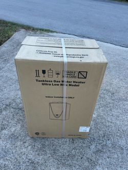 A.O. Smith Signature Series Super High Efficiency 10-GPM 199000-BTU Indoor Natural Gas Ultra-Low NOx T...