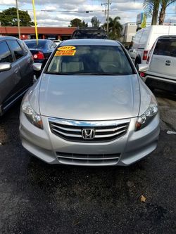 2011 Honda Accord con 2000 lo financeas down payment