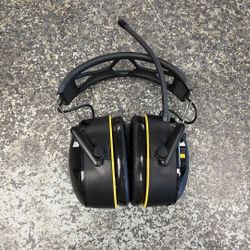 3M 90572 WorkTunes Connect Wireless Hearing Protection Earmuffs with AM/FM Radio & Bluetooth Technology TPW014032