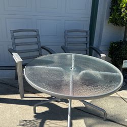Free Table And Chairs 