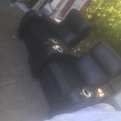 2 Matching Electric Recliner 