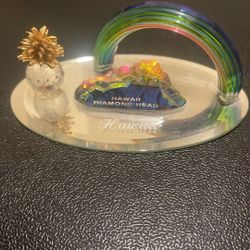 Hawaii crystal statue