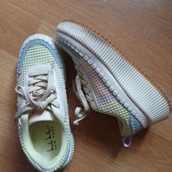 Size 7 Sneakers