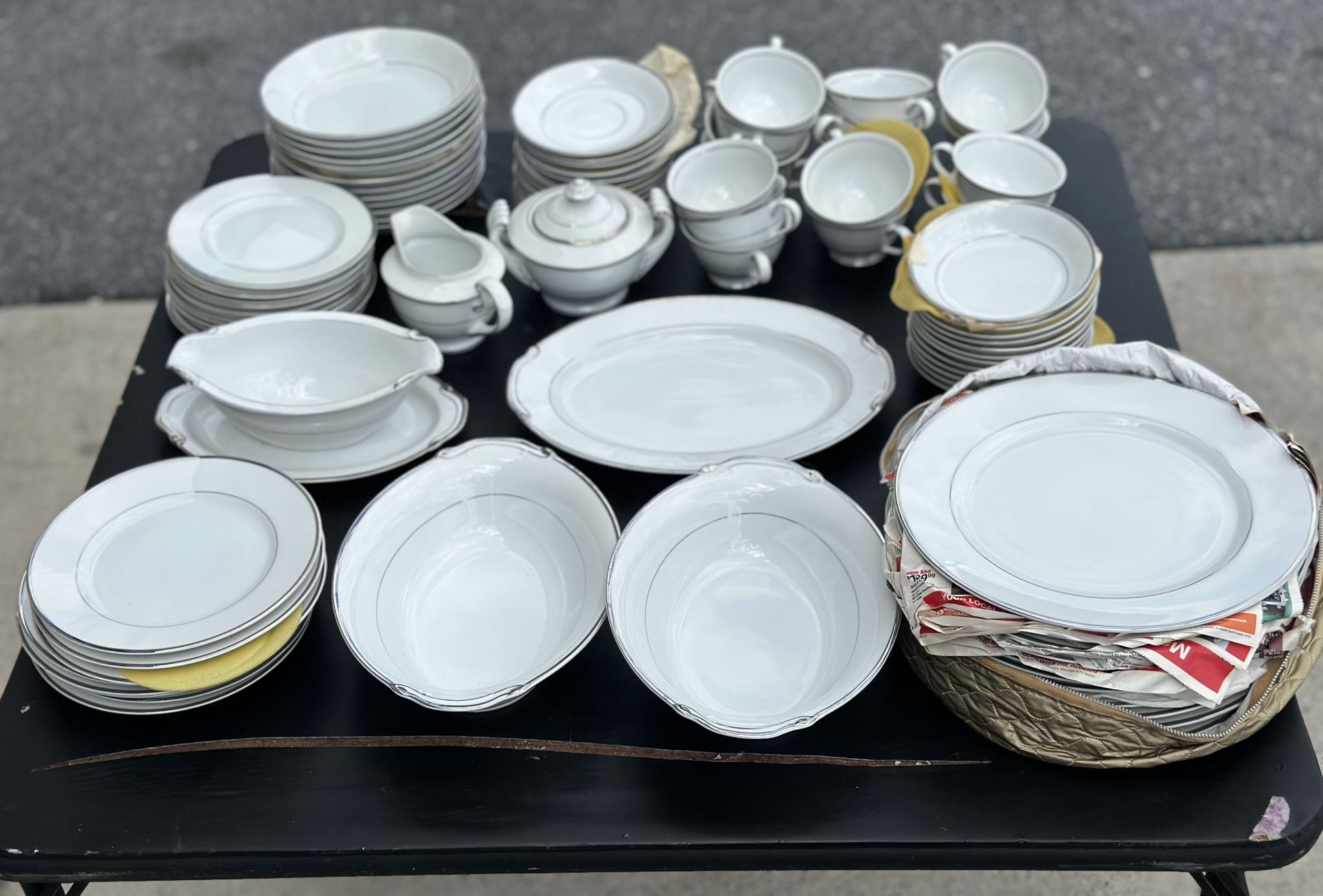 Harmony House Fine China Silver Melody #3647 - 90 piece Dinnerware set