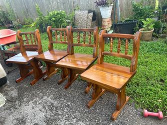 Table with 4 chairs
