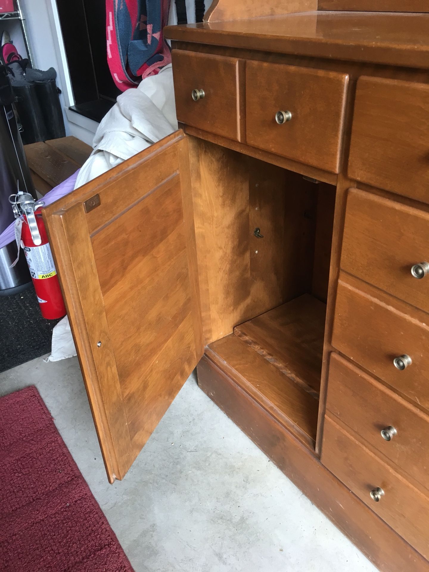 Vintage Ethan Allen 1960s Hutch solid maple Hutch for Sale in Seattle