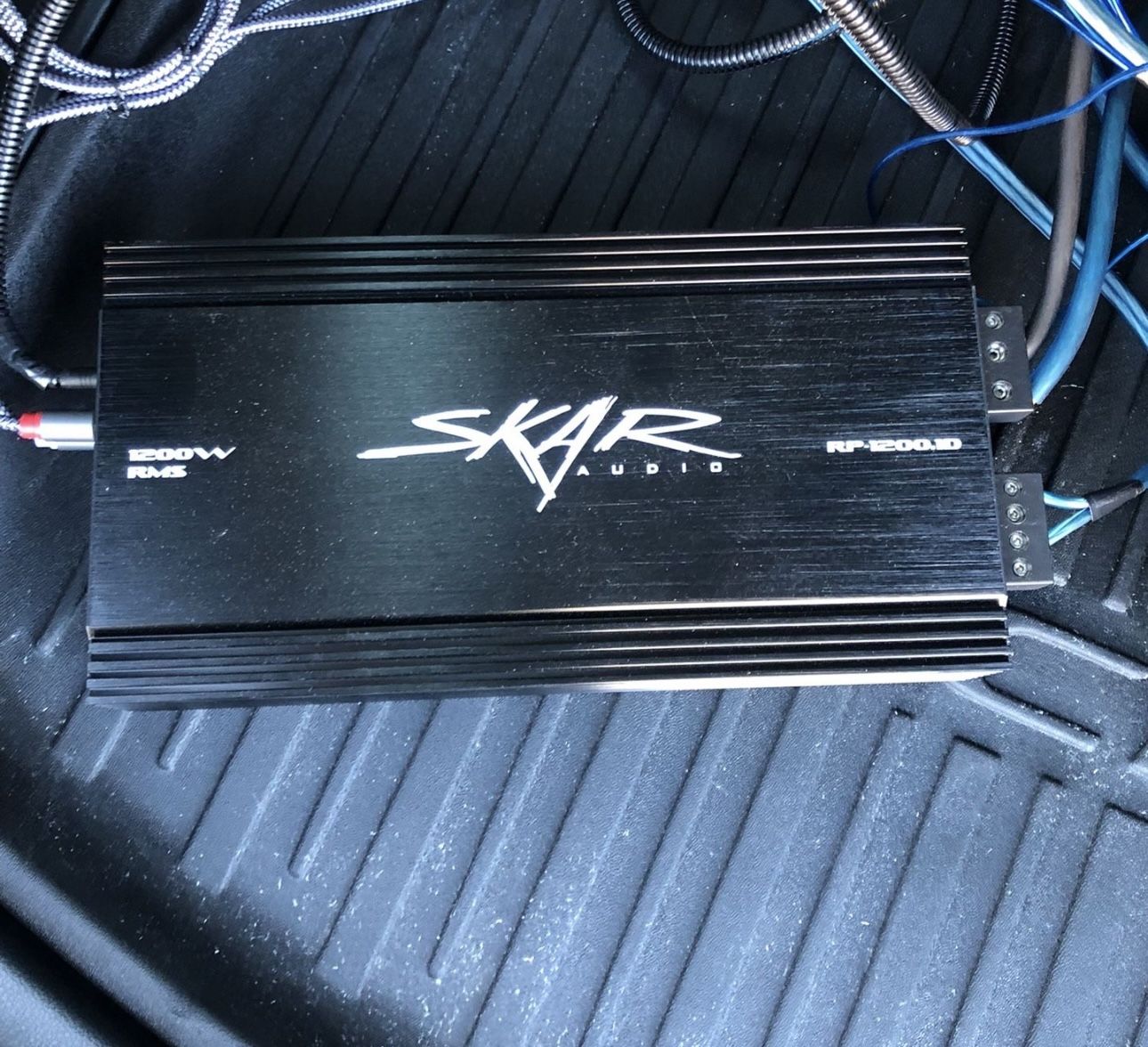 Skar Audio RP-1200.1D Monoblock Class D MOSFET Amplifier with Remote Subwoofer Level Control, 1200W 1200 Watt Class D Monoblock