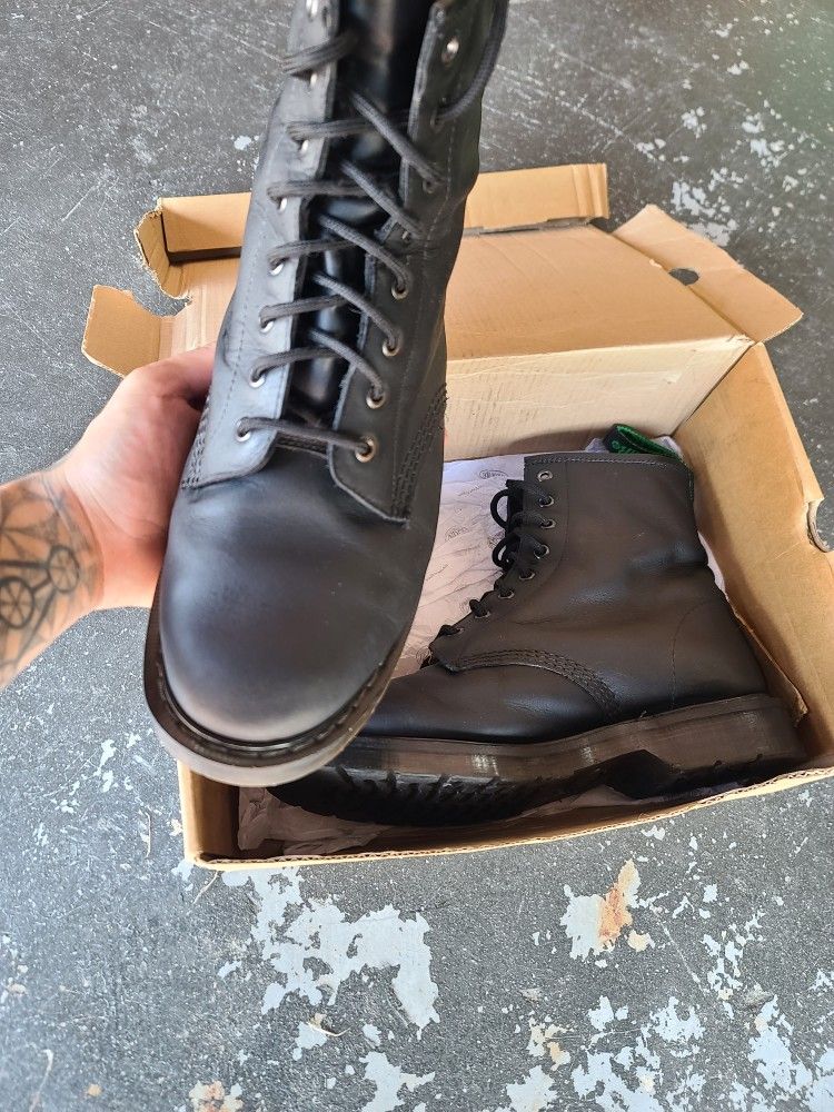 Solovair Boots Size 9.5 (Made In England)
