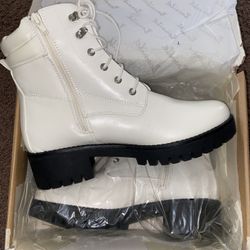Bonnibel Boots Size 8 New