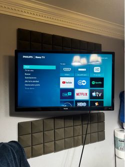 Philips 32” Roku Smart TV w/ Remote – Great Condition