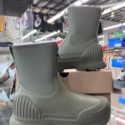 Women’s UGG Neumel x Zip Boot Burnt Olive Shaded Clover