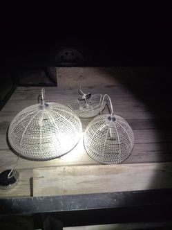 QUOIZEL INC. LIGHT FIXTURES