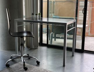 Desk!