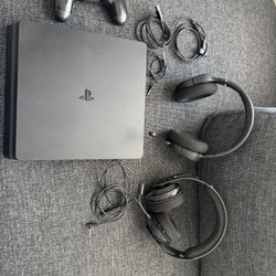 PS4 Slim With Controller And 2 Headsets