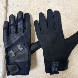 Under Armour Adult Medium Batting Gloves – Black – Excellent Condition