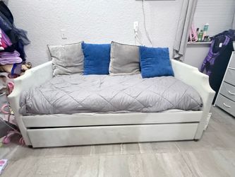 Twin Size Daybed for Sale