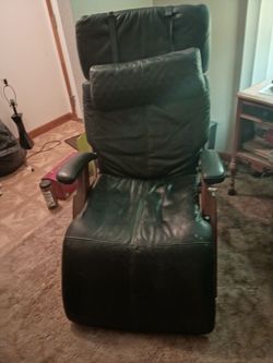 Human touch zero gravity recliner