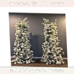 support mention Dreamy Wedding Styling With Beautiful Flower Arrangements